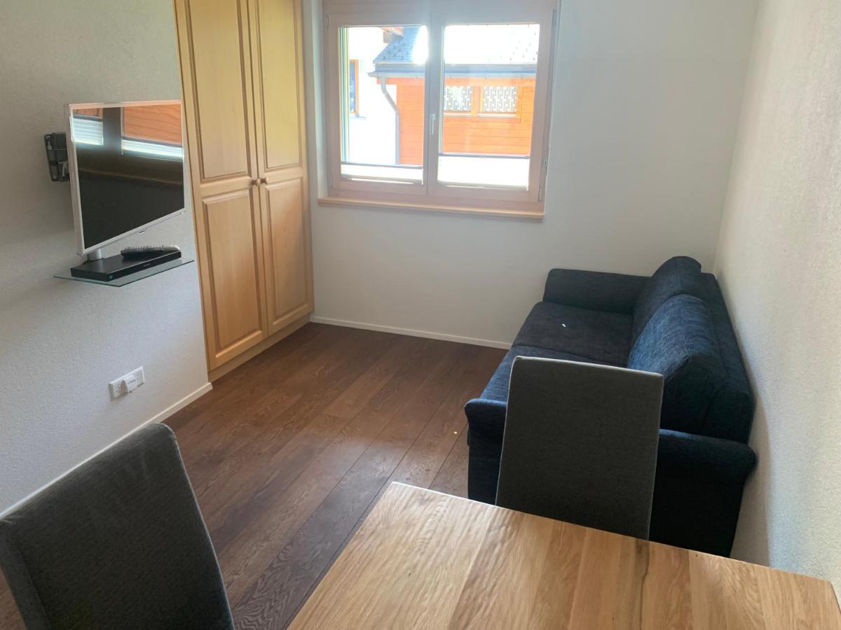 Apartamento 6 Dorfstrasse Oberwald Exterior foto